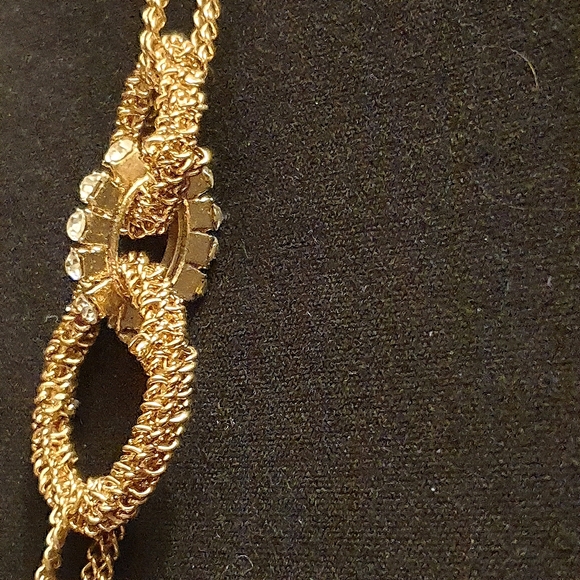 32" Jeweled Connections with Twisted Rings - Picture 11 of 15